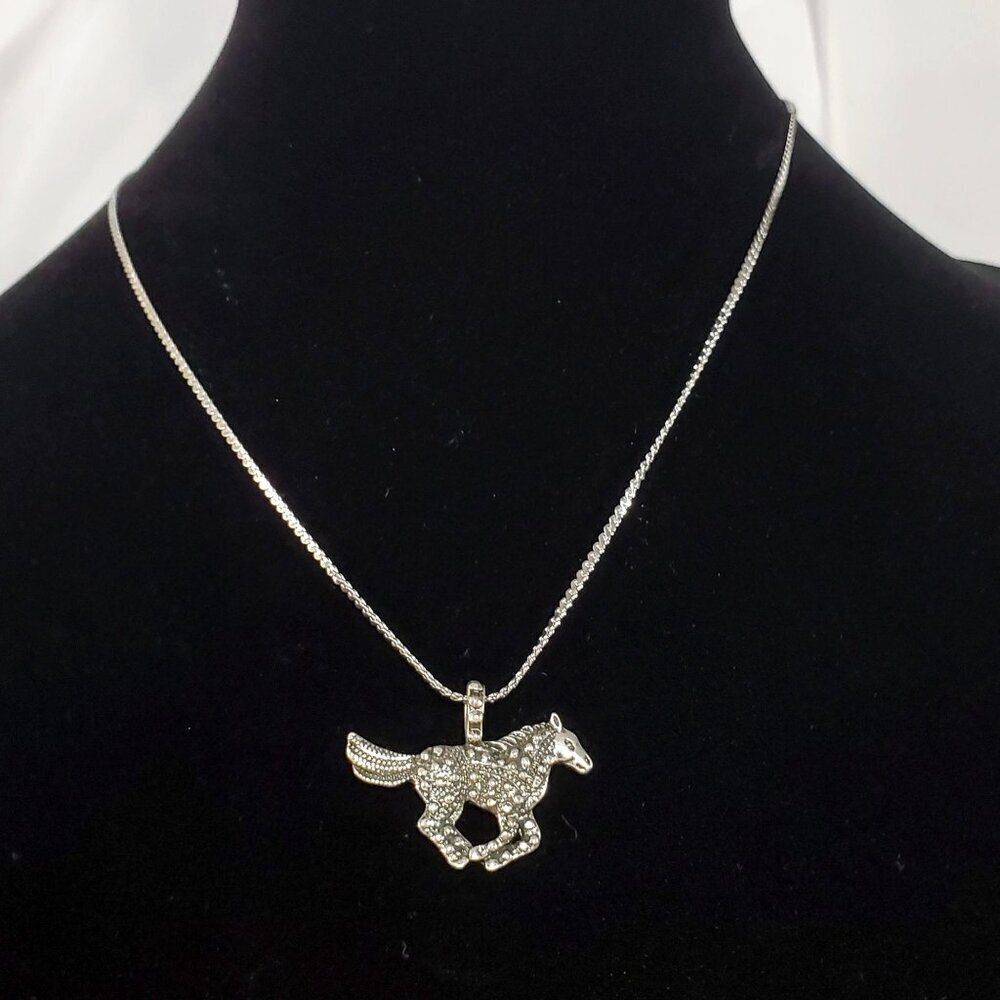 Silver-Tone Galloping Horse Pony Mustang Pendant Necklace Equestrian - Picture 2 of 11
